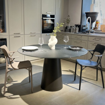 Sovet Italia Totem Обеденный стол с круглой стеклянной столешницей, размеры: 130 х 130 х 76h см