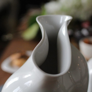 Rosenthal La Chute Фарфоровая ваза, размеры: 22,2х21,8х24,5 см, цвет - белый глянцевый