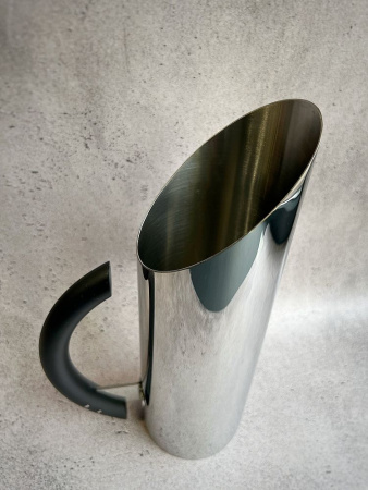 Alessi Tua Металлический кувшин, размеры: 15х9х29h см, объем - 1 л, полированная сталь