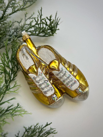 Kruzel Стеклянная елочная игрушка ручной работы Футбольные бутсы - 12 см