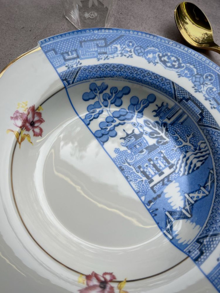 Seletti Hybrid Фарфоровая суповая тарелка Fillide, диаметр - 25,4 см, цвет - белый, синий