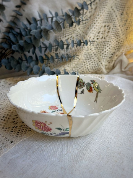 Seletti Kintsugi Фарфоровый салатник, размеры: 19x19x7,2 см, цвет - белый, разноцветный, золотой
