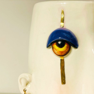 Большая керамическая ваза Стиляга с синими глазами и черными губами, высота - 25,5 см