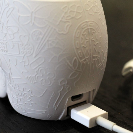 Qeeboo Mexico Grey Портативное зарядное устройство - череп, с USB-входом, цвет - белый