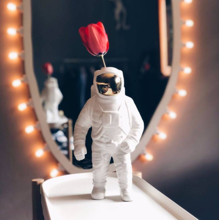 Seletti Diesel Starman Фарфоровая ваза Starman (Космонавт), размеры: 15х11х28h см, цвет - белый
