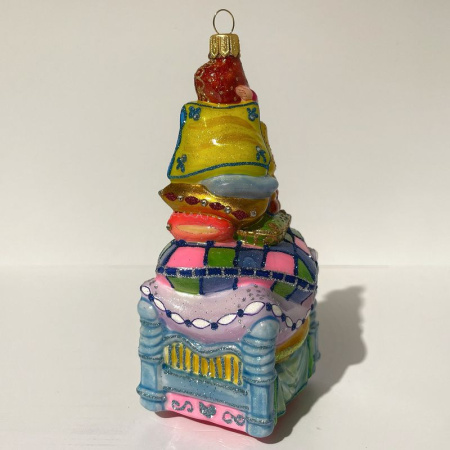 Mysteria Стеклянная елочная игрушка Принцесса на горошине, ширина - 6,2 см, высота - 12,7 см