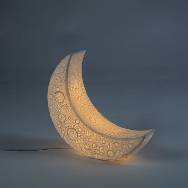 Seletti Настольная лампа My Tiny Moon, размеры: 36,9х10х33 см, цвет - белый