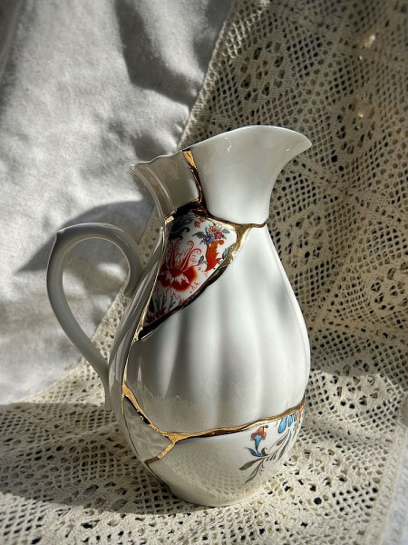 Seletti Kintsugi Фарфоровый кувшин для напитков, размеры: 19х14,5х25,5h см, цвет - белый, золотой