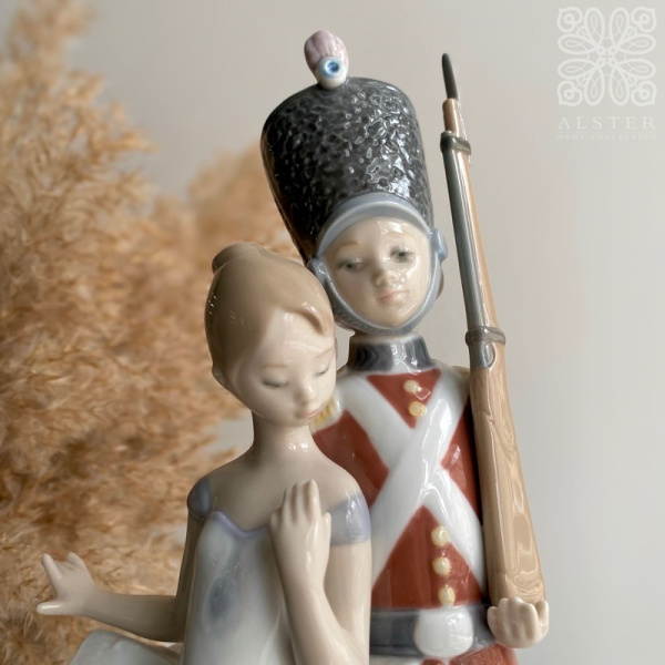 Lladro Фарфоровая статуэтка 