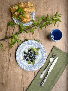 Gien Oiseaux Bleu Fruits Десертная тарелка с рисунком Mûres (Ежевика), диаметр - 22 см