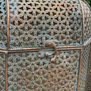 Boltze Violo Набор из 2 металлических фонарей - подсвечников, 38-49 см, состаренный золотой