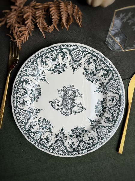 Gien Les Depareillees Тарелка для основного блюда Монограмма, диаметр - 28,5 см, белый,темно-зеленый