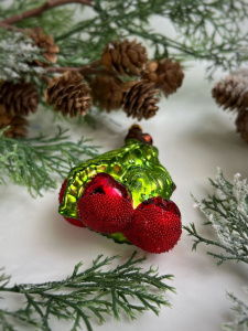 Kruzel Стеклянная елочная игрушка Вишня, высота - 10 см