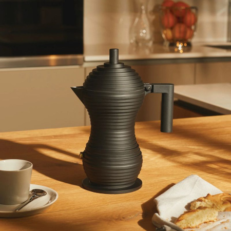 Alessi Pulcina Гейзерная кофеварка на 3 чашки эспрессо, объем - 150 мл, цвет - черный матовый