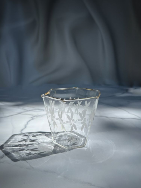 Seletti Classic on Acid Стеклянный стакан Burano, размеры: 9,3х9,3х8,1 см, цвет - прозрачный