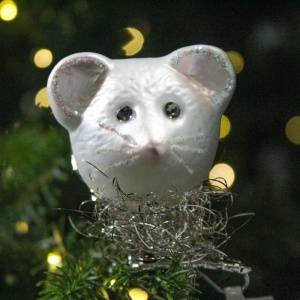 Inge Glas Стеклянная елочная игрушка на прищепке Мышка, размер - 6 см, цвет - белый
