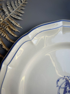 Gien Filet Bleu Monogramme Тарелка для основного блюда с буквой А, диаметр - 26 см, белый