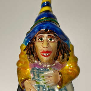 Mysteria Стеклянная елочная игрушка Ведьма из сказки Огниво, ширина - 6,5 см, высота - 12,3 см