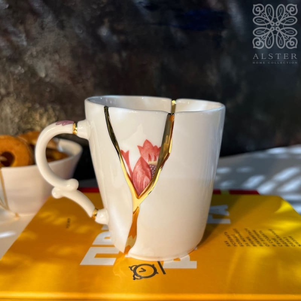Seletti Kintsugi Фарфоровая кружка с птицей, размеры: 8,5х8,5х9 см, цвет - белый, золотой