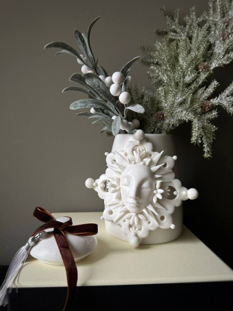 Керамическая шкатулка Снежинка с крышкой и корчневой лентой, автор - A. Kruglikova