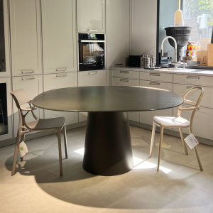 Sovet Italia Totem Обеденный стол со стеклянной столешницей, размеры: 150 х 150 х 76h см