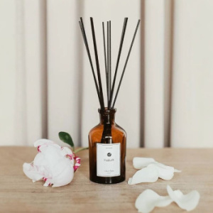 By Kaori FLEUR Ароматический диффузор М, объем - 250 мл