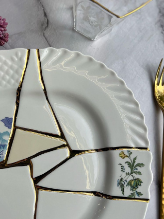 Seletti Kintsugi Тарелка для основного блюда, диаметр - 27.5 см, цвет - белый, голубой, золотой
