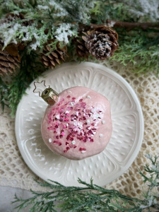 Inge Glas Стеклянная елочная игрушка Малиновый маффин, размер - 7 см