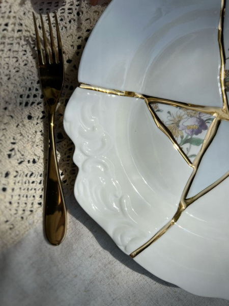 Seletti Kintsugi Тарелка для основного блюда, диаметр - 27.5 см, цвет - белый, зеленый, золотой