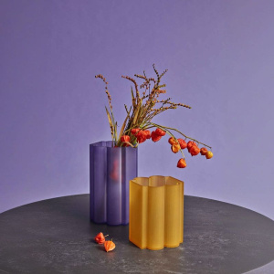 Kartell Okra Ваза из переработанного полиметалакрилата, размеры: 18х18х24h см, цвет - оранжевый