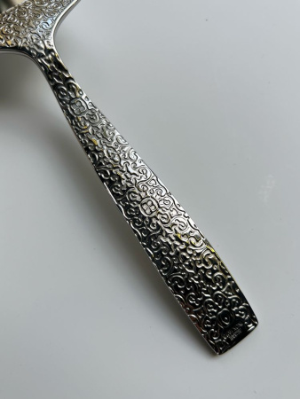Alessi Dressed Лопатка для торта с рельефным узором на задней поверхности ручки, нержавеющая сталь