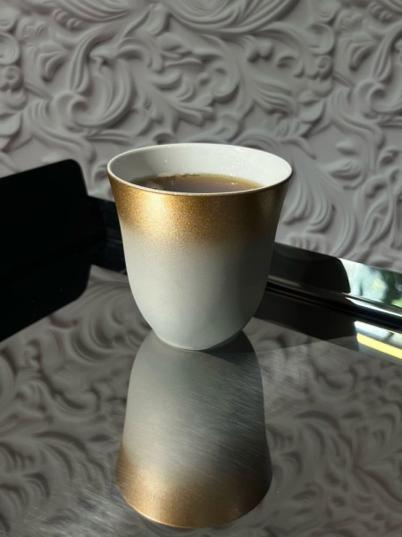 Degrenne Illusions Фарфоровый стакан для чая или кофе, меняющий цвет, объем - 250 мл, коричневый