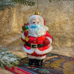 Impuls Стеклянная елочная игрушка Санта в маске с подарками, высота - 12 см