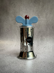 Alessi Pepper mill Мельница для перца и специй, размеры: 6,3х6,3х13,2h см, цвет - голубой