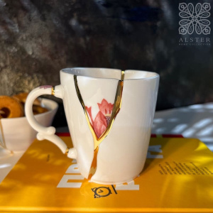 Seletti Kintsugi Фарфоровая кружка с птицей, размеры: 8,5х8,5х9 см, цвет - белый, золотой