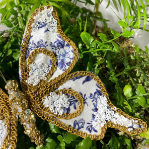 Goodwill Елочная игрушка на прищепке Бабочка с белыми пайетками, размер - 17 см, цвет - белый, синий