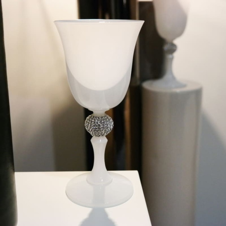 Design Sophie Villepigue Бокал для вина из белого стекла 150 мл с прозрачными кристаллами Swarowski
