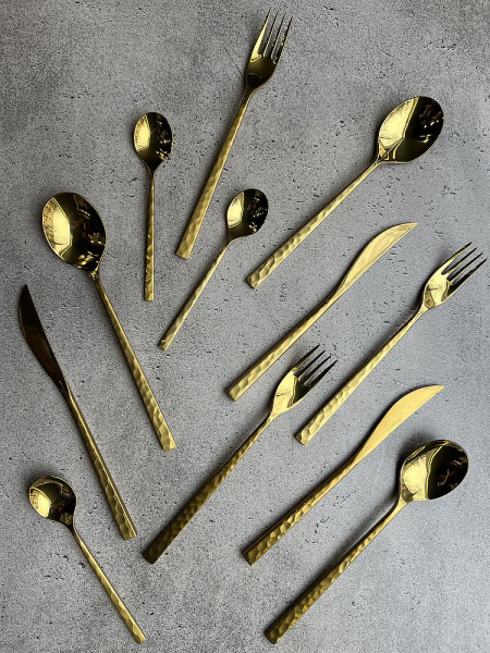 Degrenne Fuse Martele Laiton Набор столовых приборов на 6 персон из 24 предметов, цвет - золотой