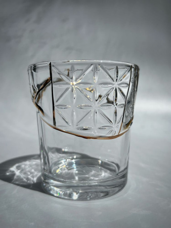 Seletti Kintsugi Стеклянный стакан, размеры: 8,7х8,7х9,5 см, цвет - прозрачный, золотой