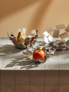 Alessi Fruit Holder Металлическое блюдо для фруктов, размеры: 27,3х27,3х13h см