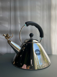 Alessi Kettle Чайник для газовой или индукционной плиты, объем - 2 л, цвет - зеркальная сталь