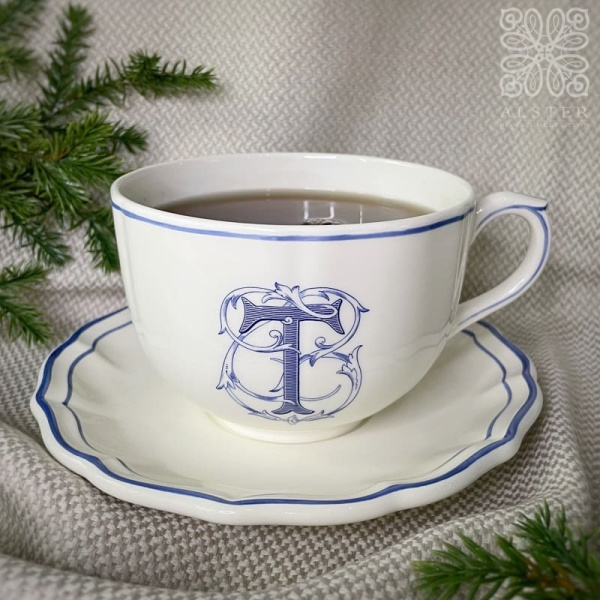Gien Filet Bleu Monogramme Чайная пара с буквой Т, объем - 450 мл, цвет - белый, синий