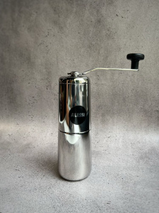 Alessi Slow coffee Ручная кофемолка, размеры: 16х16х21,5h см, цвет - полированная сталь