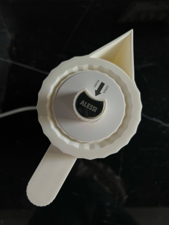Alessi Plisse Электрический чайник, объем - 1,7 л, цвет - белый матовый