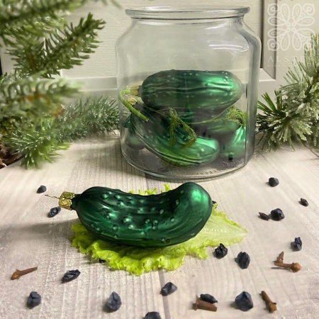 Inge Glas Стеклянная елочная игрушка Огурец, высота - 10,5 см