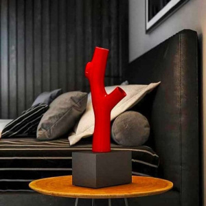 Qeeboo Korall Vase Декоративная ваза Коралл, размеры: 20,5 X 12,5 X 51,3h см, цвет - красный, черный