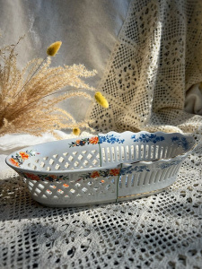 Seletti Hybrid Фарфоровое блюдо Desivia, размеры: 25,8х12,5х6,4h см, цвет - белый, разноцветный