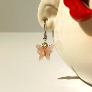 Маленькая керамическая шкатулка с крышкой Стиляга в красных очках, высота - 13 см, A. Kruglikova