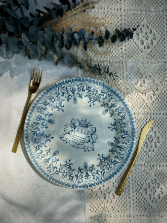 Gien Les Depareillees Обеденная тарелка с рисунком Blason (Герб), диаметр - 27,4 см, белый, голубой