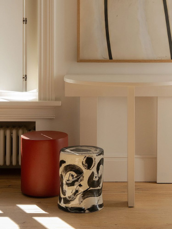 Serax Black Sophia Pawn Керамический столик, размеры: 27х27х34h см, цвет - черно-белый